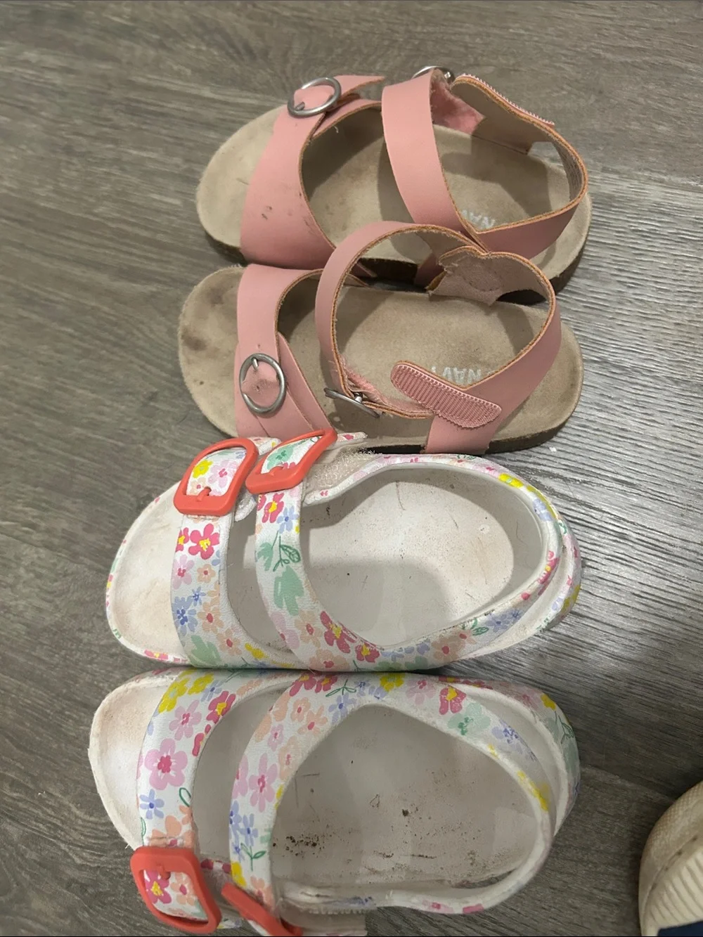 5 pairs of toddler shoes- size 5